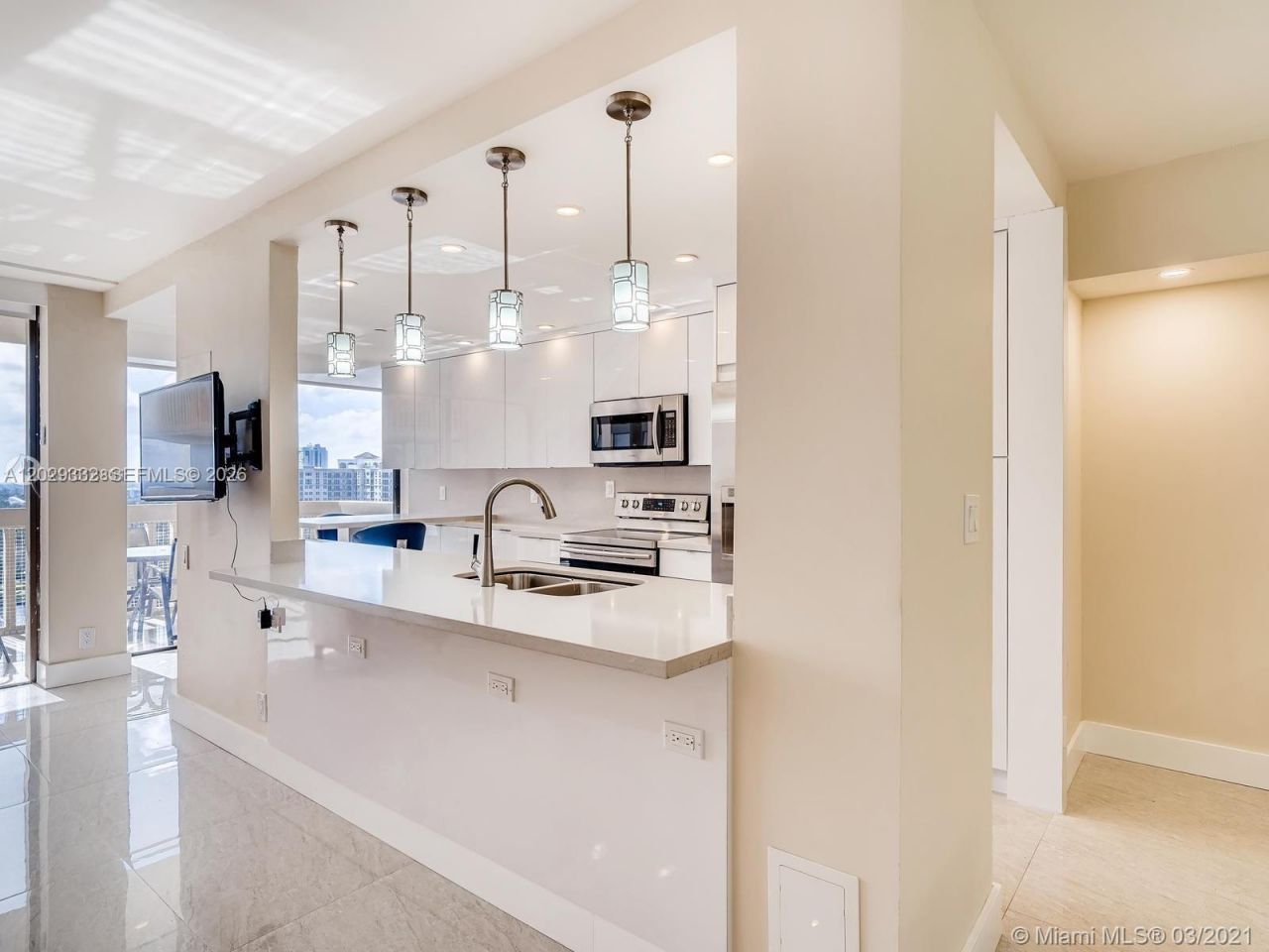 19707 Turnberry Way , Unit 16L, Aventura, FL 33180 Photo