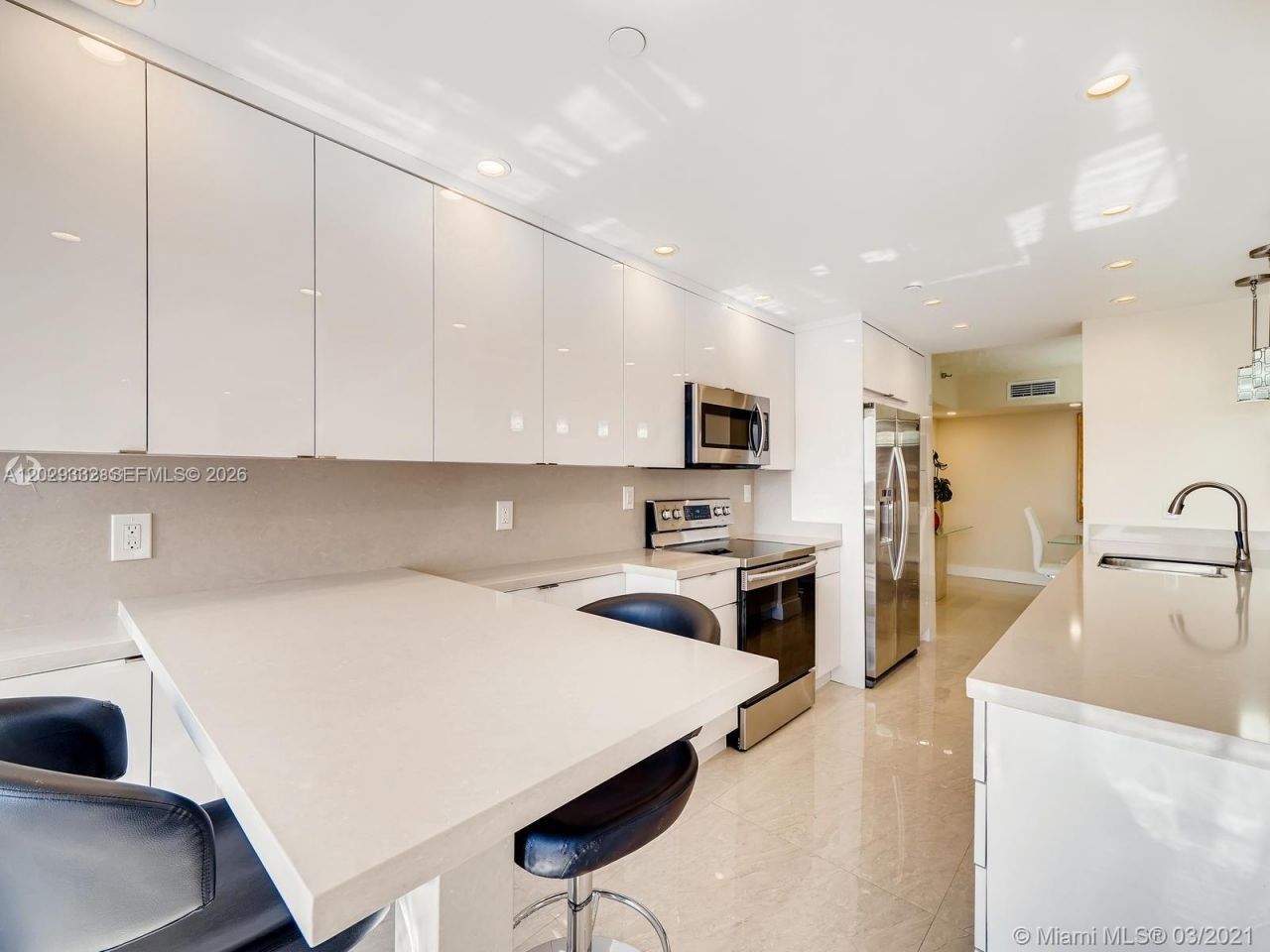 19707 Turnberry Way , Unit 16L, Aventura, FL 33180 Photo
