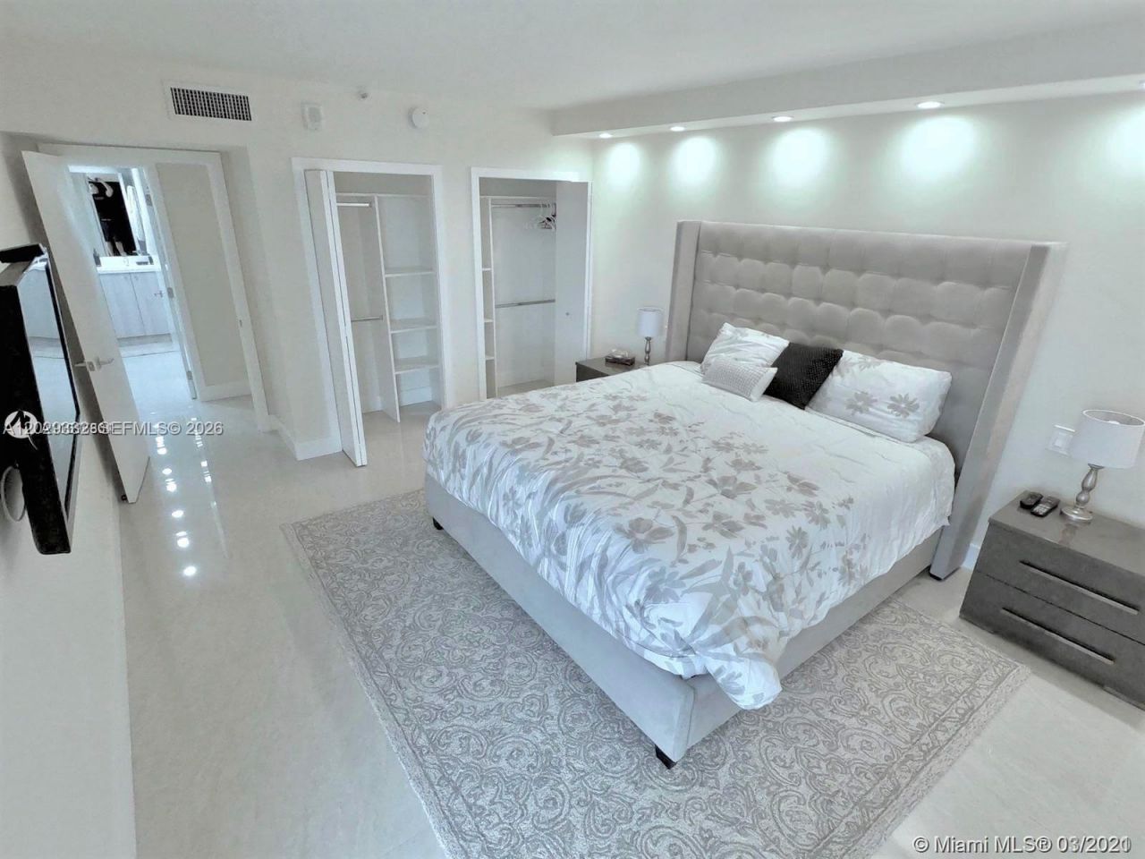 19707 Turnberry Way , Unit 16L, Aventura, FL 33180 Photo