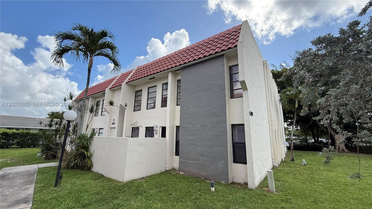 3199 Coral Hills Dr, Unit 3, Coral Springs, FL 33065 Photo