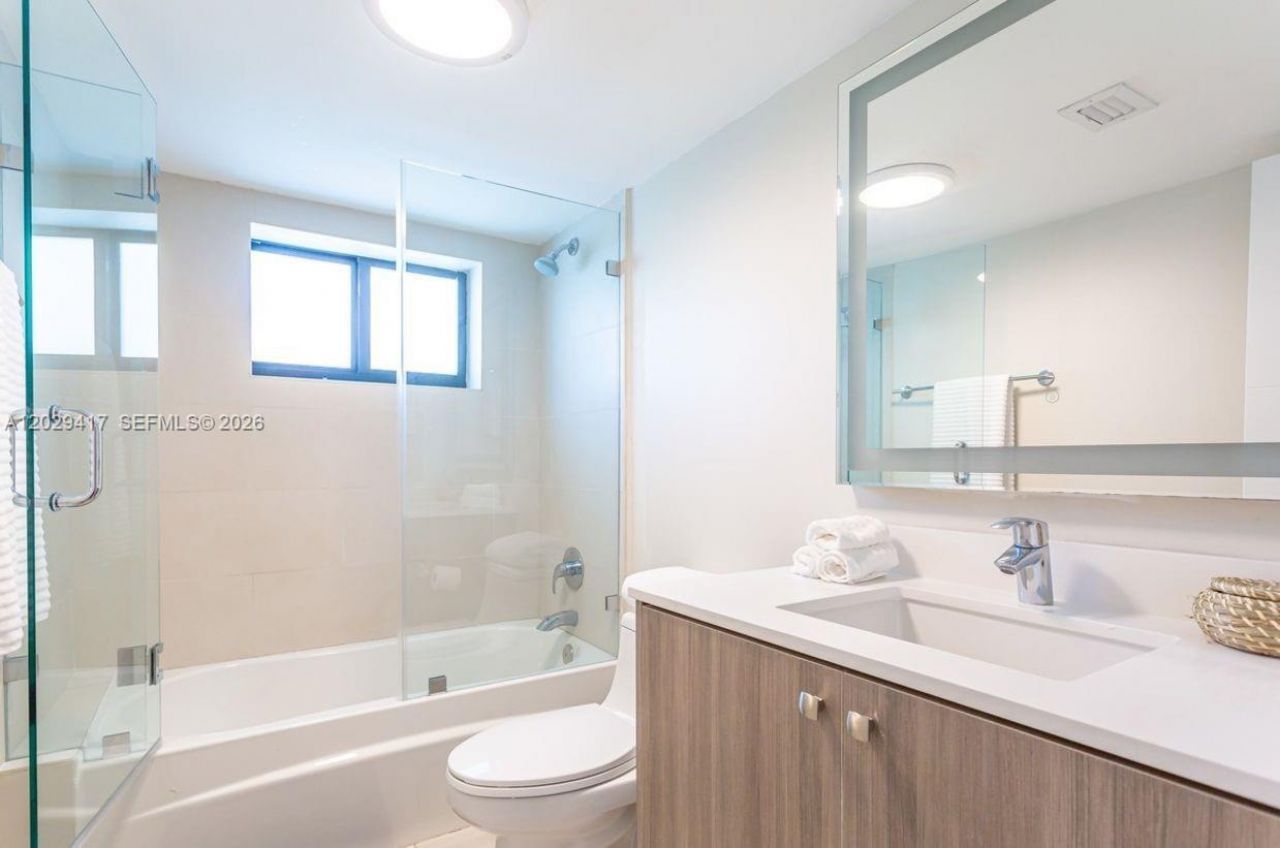 800 S Dixie Hwy 202 Hwy, Unit 202, Coral Gables, FL 33146 Photo