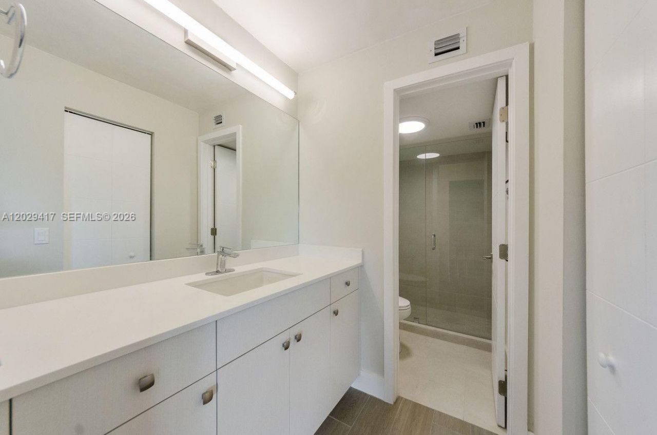 800 S Dixie Hwy 202 Hwy, Unit 202, Coral Gables, FL 33146 Photo