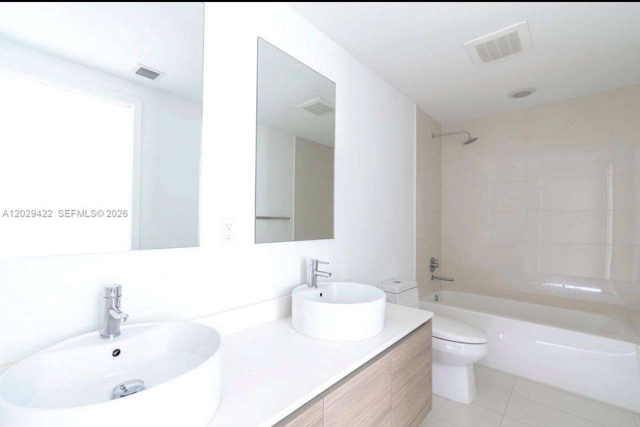 121 NE 34th St, Unit 1412, Miami, FL 33137 Photo