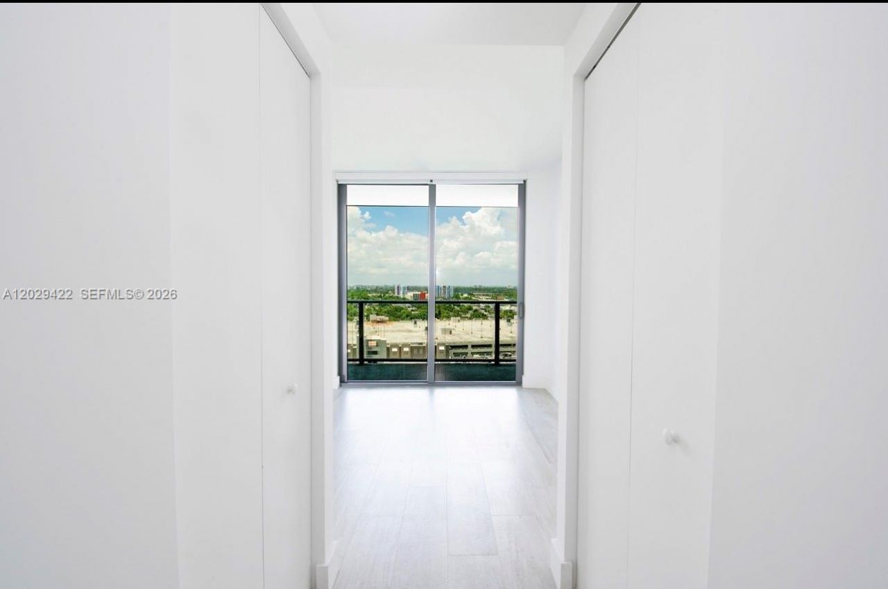 121 NE 34th St, Unit 1412, Miami, FL 33137 Photo