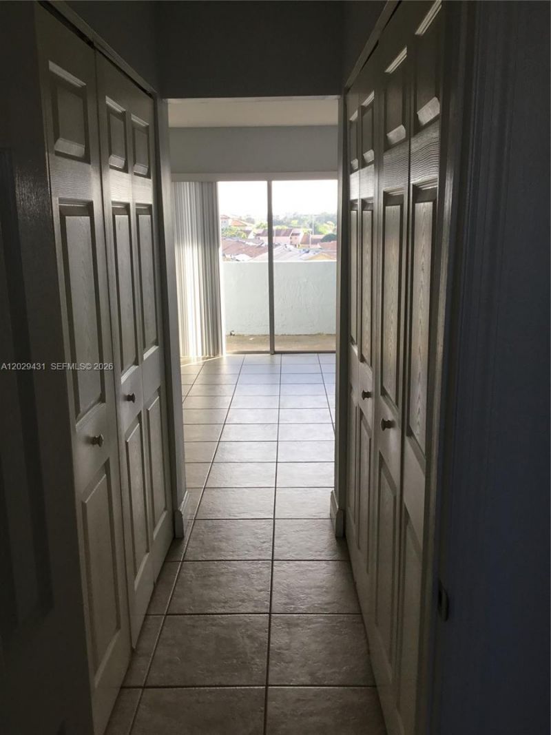 9375 Fontainebleau Blvd, Unit L422, Miami, FL 33172 Photo