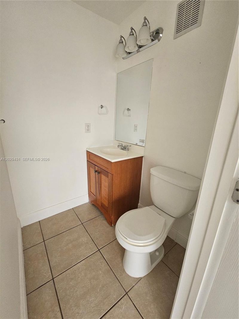 9375 Fontainebleau Blvd, Unit L422, Miami, FL 33172 Photo