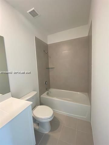 593 NE 208th Ter, Miami, FL 33179 Photo