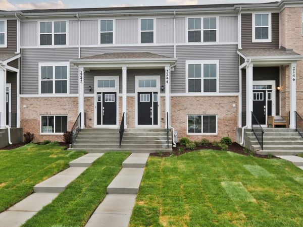 2244 Stonegate Road , Algonquin, IL 60102