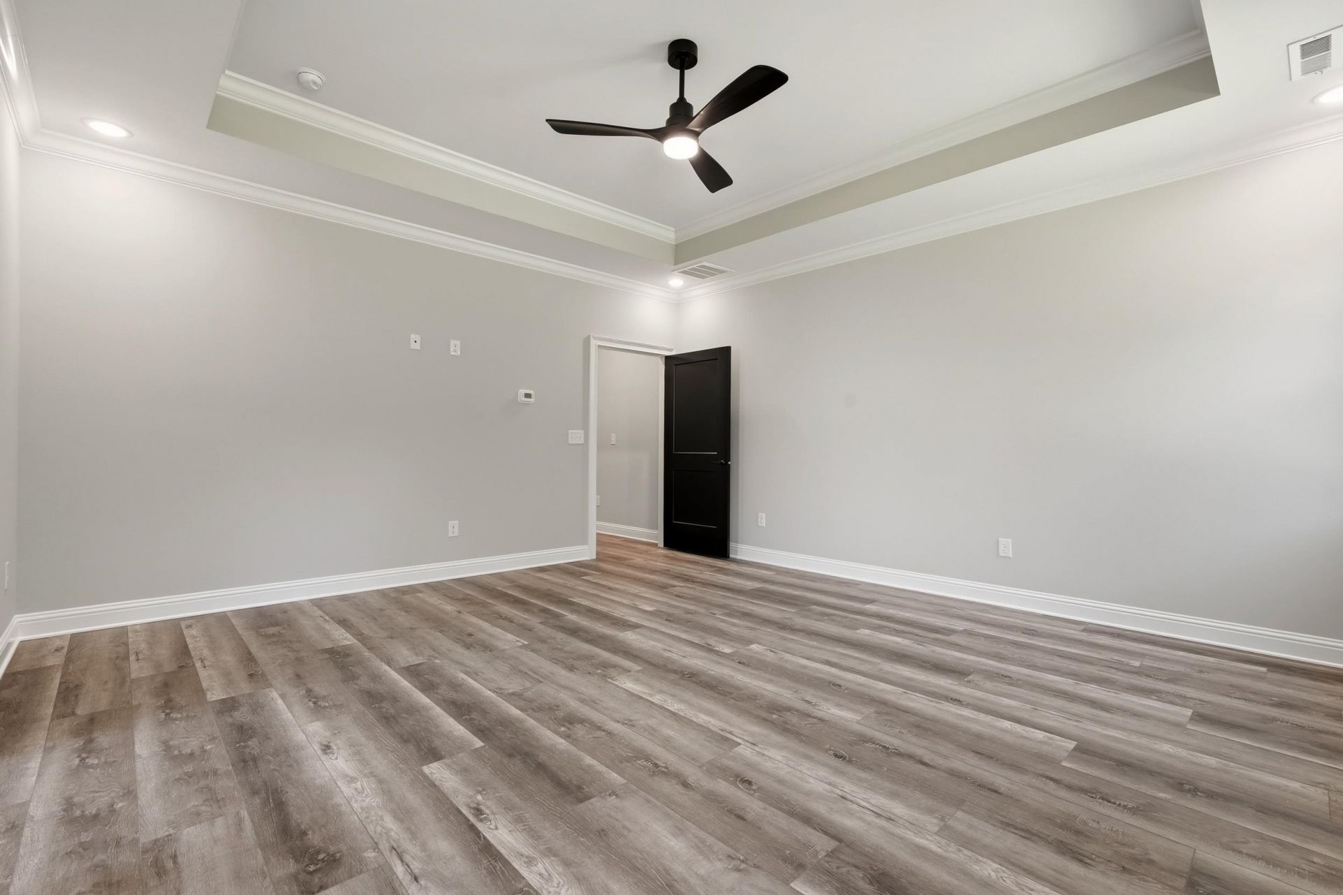 8032 Old Reaves Ferry Rd. Photo 18