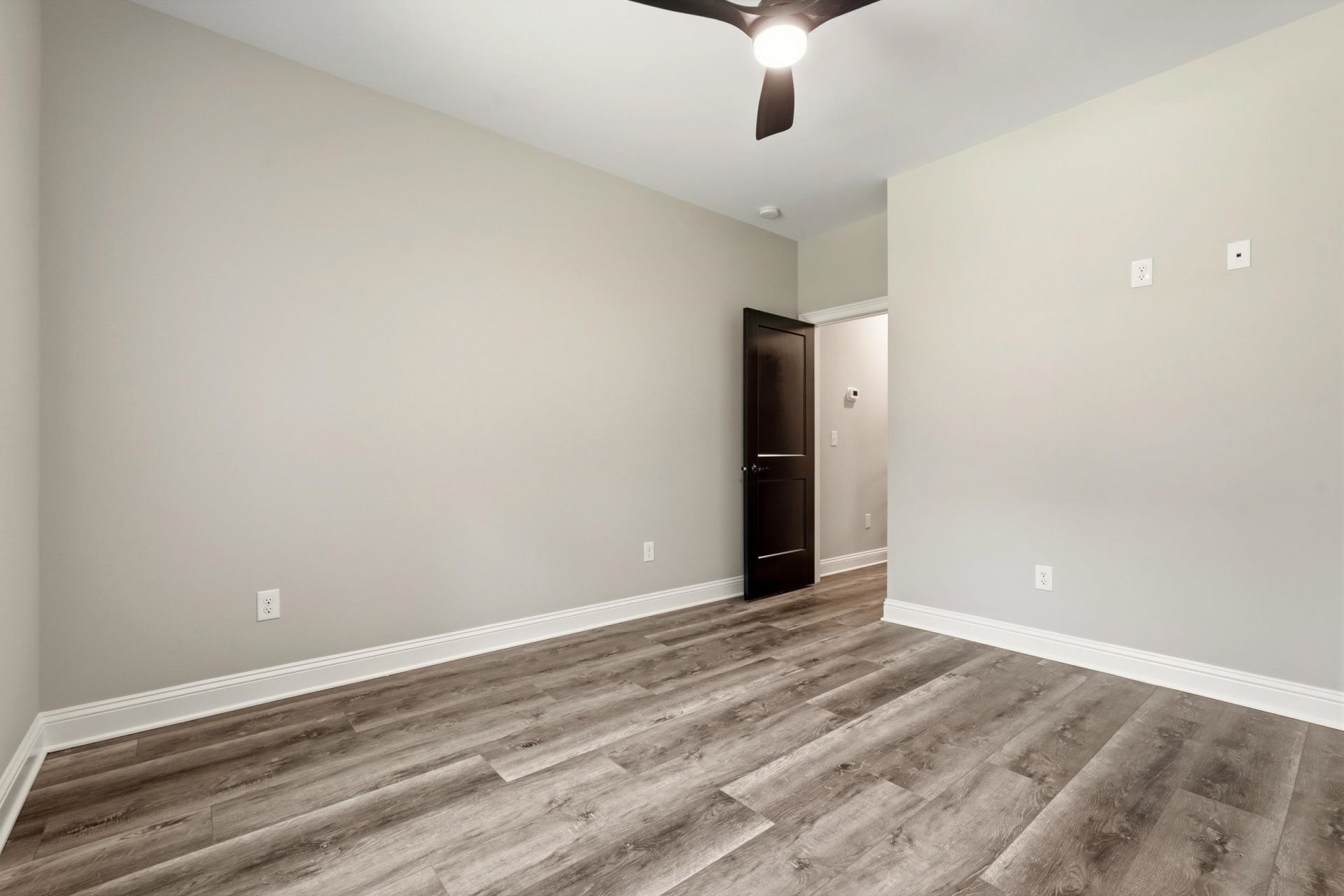 8032 Old Reaves Ferry Rd. Photo 28