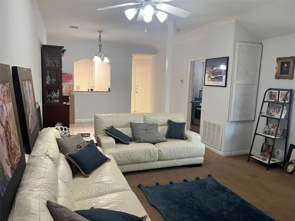 106 Marvin CV , Hutto, TX 78634