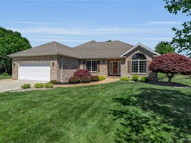 6182 Ranch View Drive N, East Amherst, NY 14051