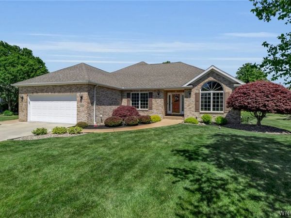 6182 Ranch View Drive N, East Amherst, NY 14051