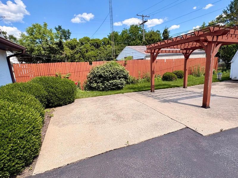 3321 Eakin Road , Columbus, OH 43204 Photo 5
