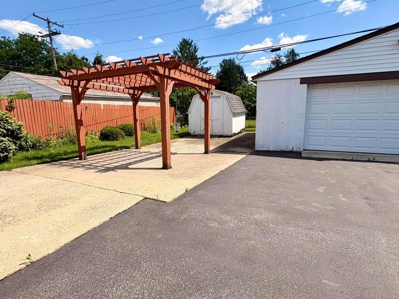 3321 Eakin Road , Columbus, OH 43204 Photo 6