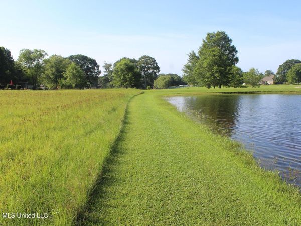 SE Maura Lane, Brookhaven, MS 39601