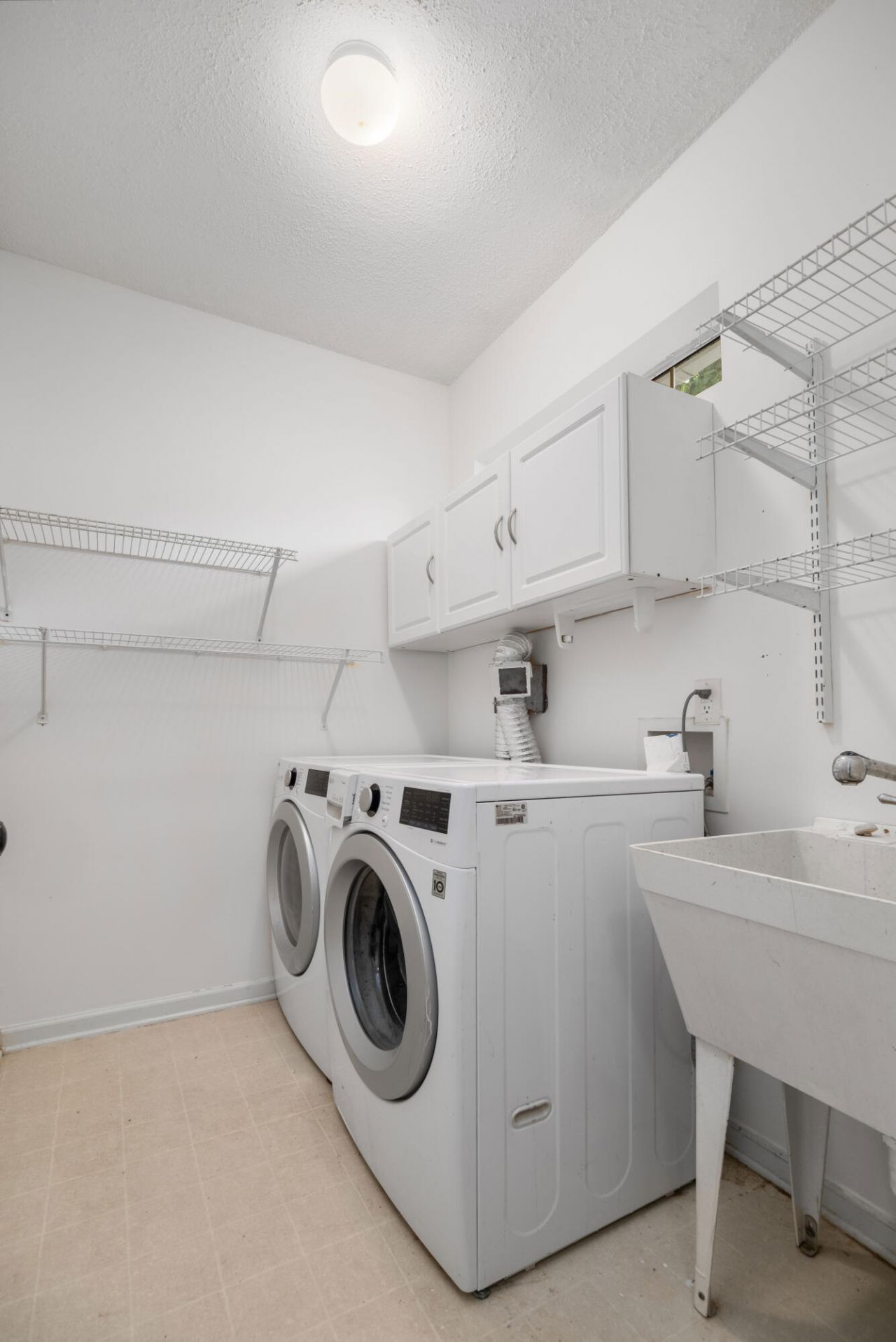 8705 Birnam Court Photo 33