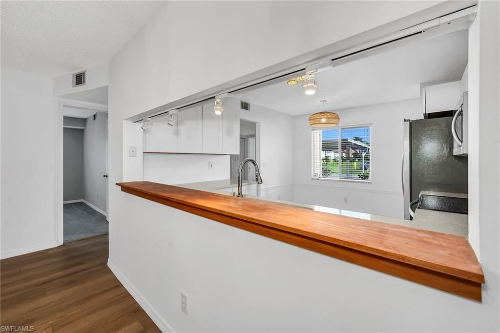 208 Furse Lakes Cir , Unit D6, Naples, FL 34104 Photo