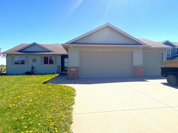428 6th Court SE, Dover, MN 55929