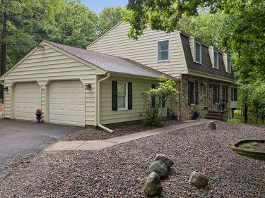 360 Quail Road, Dellwood, MN 55110