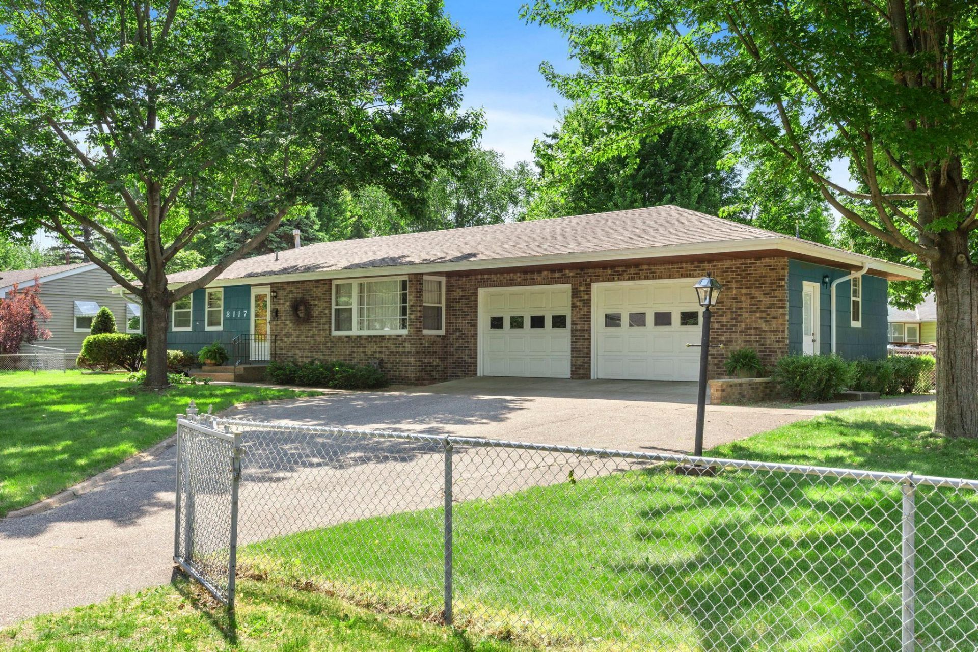 8117 Iris Drive N, Brooklyn Park, MN 55428