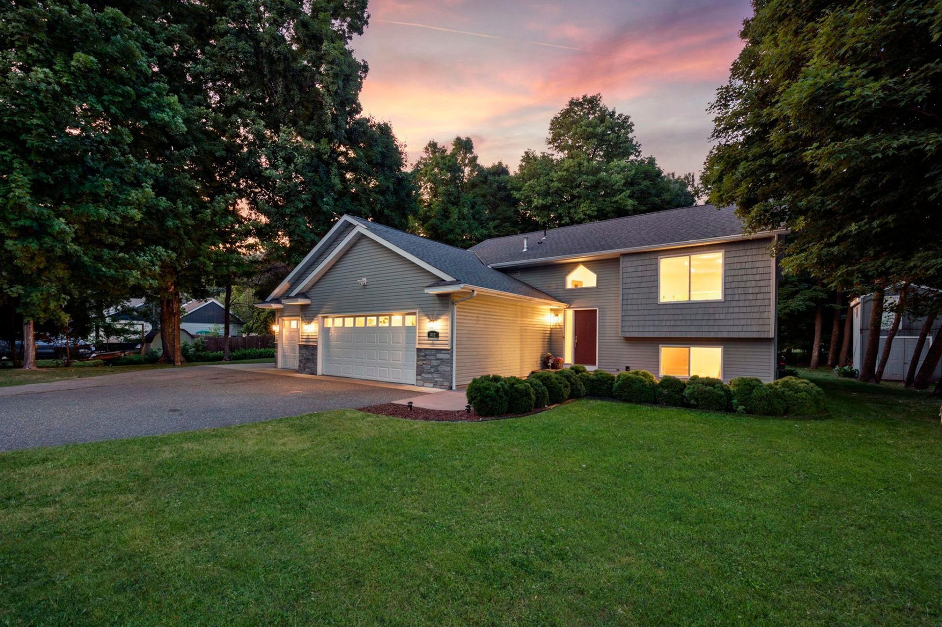 842 Colby Street, Taylors Falls, MN 55084