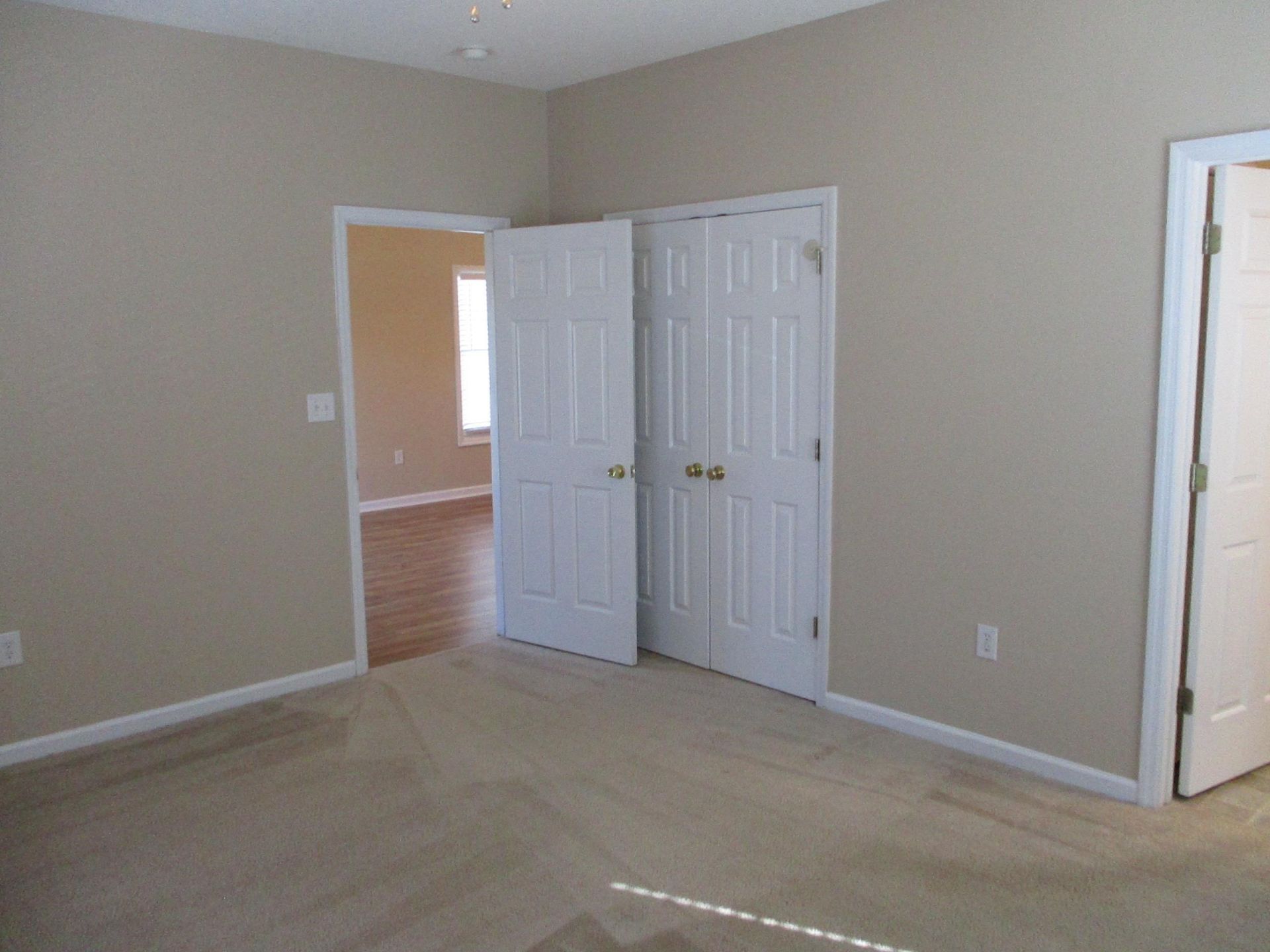 2060 Cross Gate Blvd. Photo 10