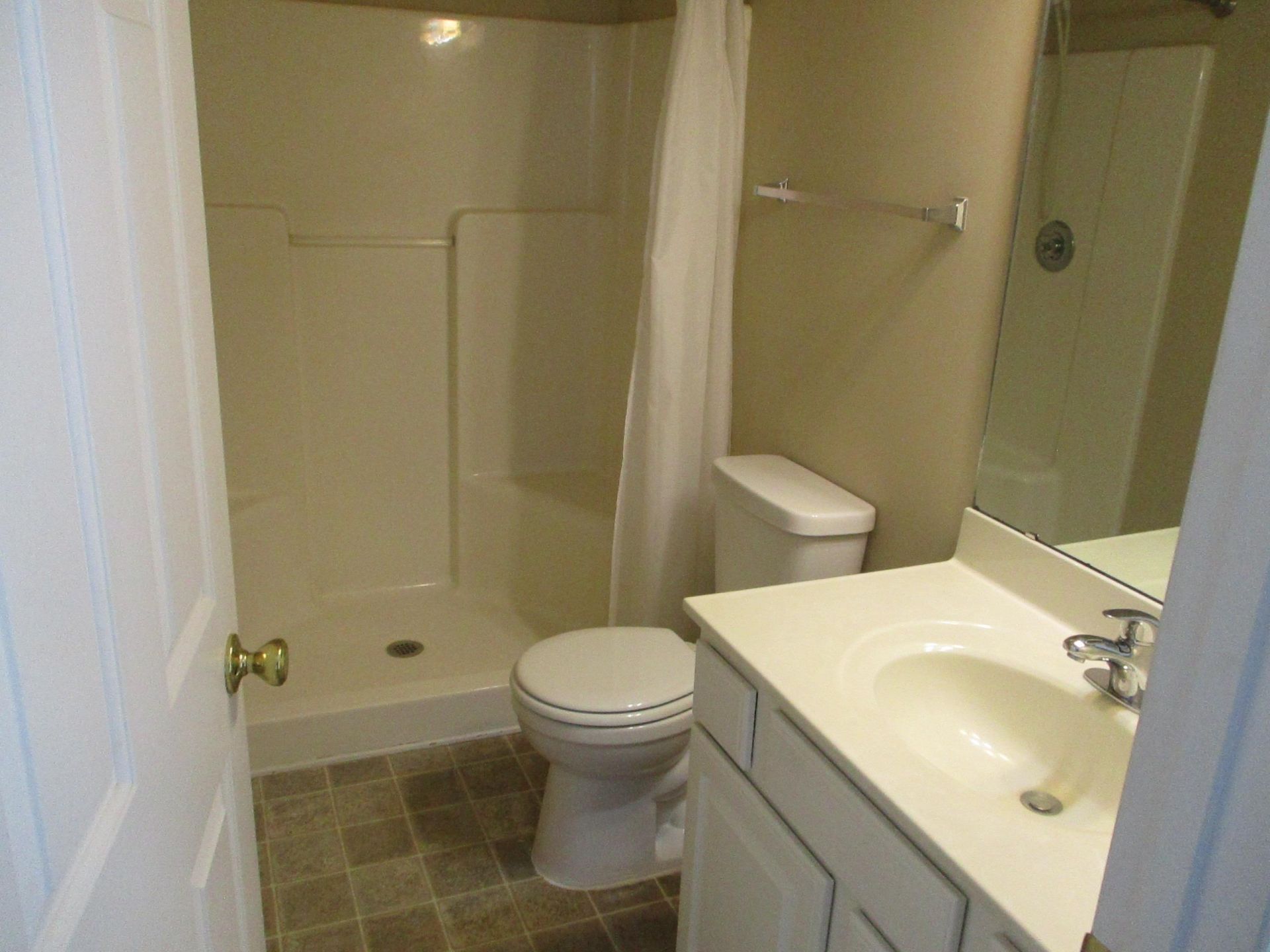 2060 Cross Gate Blvd. Photo 9