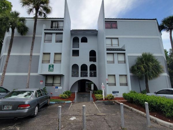 1950 N Congress Avenue, Unit 206, West Palm Beach, FL 33401