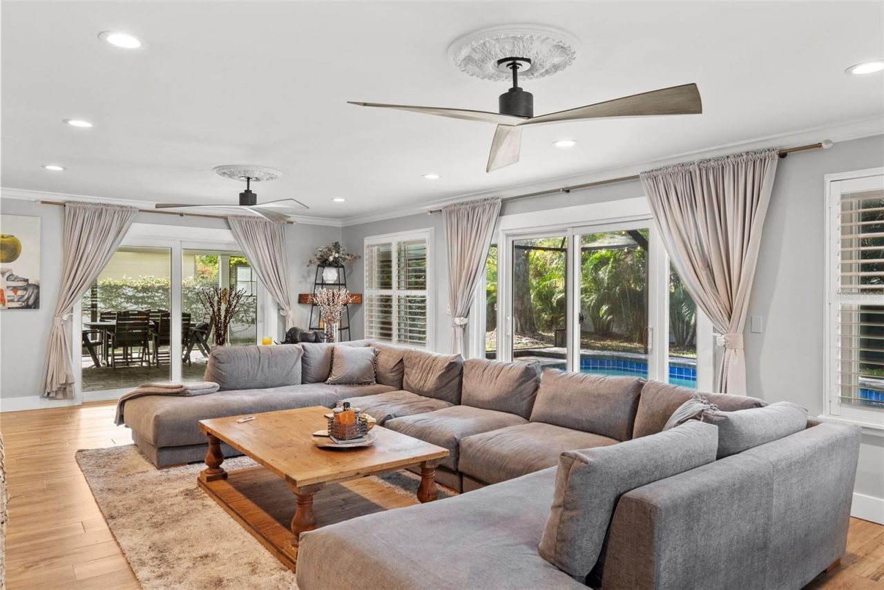 1511 S Sheridan Forest Drive, Tampa, FL 33629 Photo