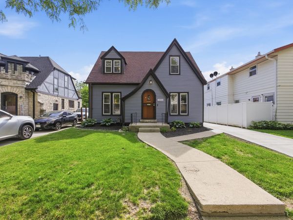 3356 N 47th St, Milwaukee, WI 53216