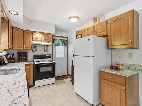 100 Saint Nicholas Ave, Worcester, MA 01606