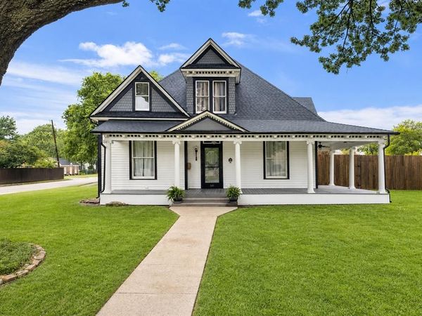 514 W Marvin Avenue, Waxahachie, TX 75165