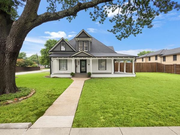 514 W Marvin Avenue, Waxahachie, TX 75165