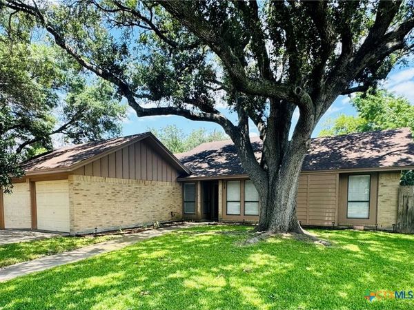 218 Navajo Drive , Victoria, TX 77904
