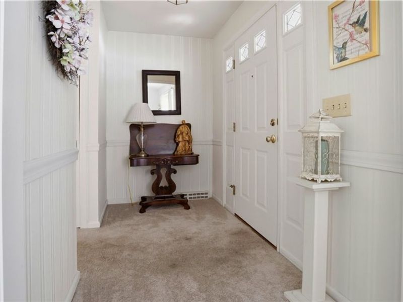 426 Coventry Circle , Zanesville, OH 43701 Photo 5
