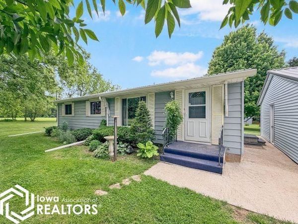 2024 Violet Avenue, Aredale, IA 50605