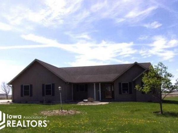 209 5Th Avenue SE, Badger, IA 50516