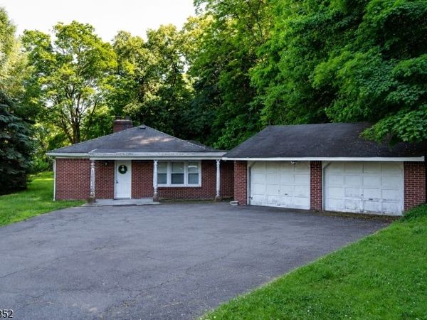 45 Peters Ln, North Haledon, NJ 07508