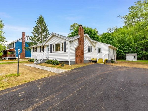 167 Center St, Groveland, MA 01834