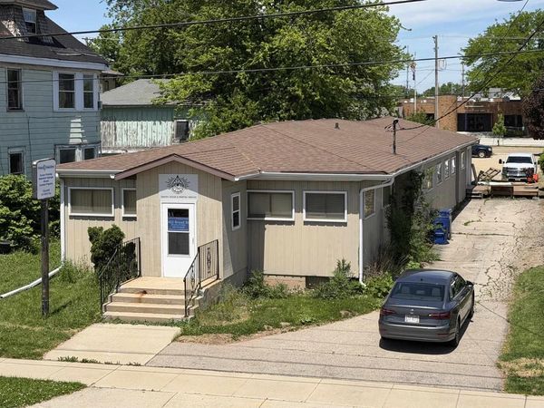 422 BROAD STREET, Menasha, WI 54952