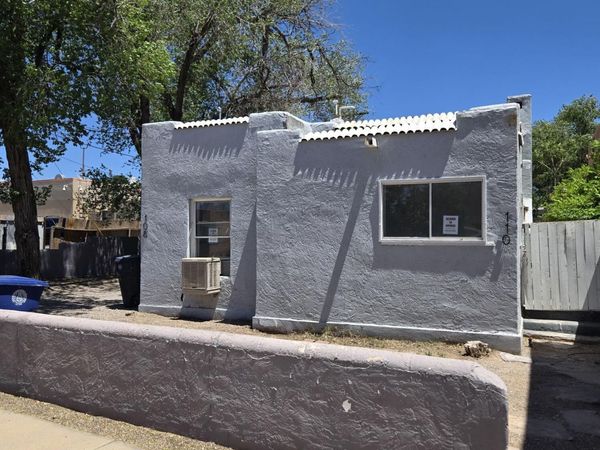 110 Mesa Street SE, Albuquerque, NM 87106