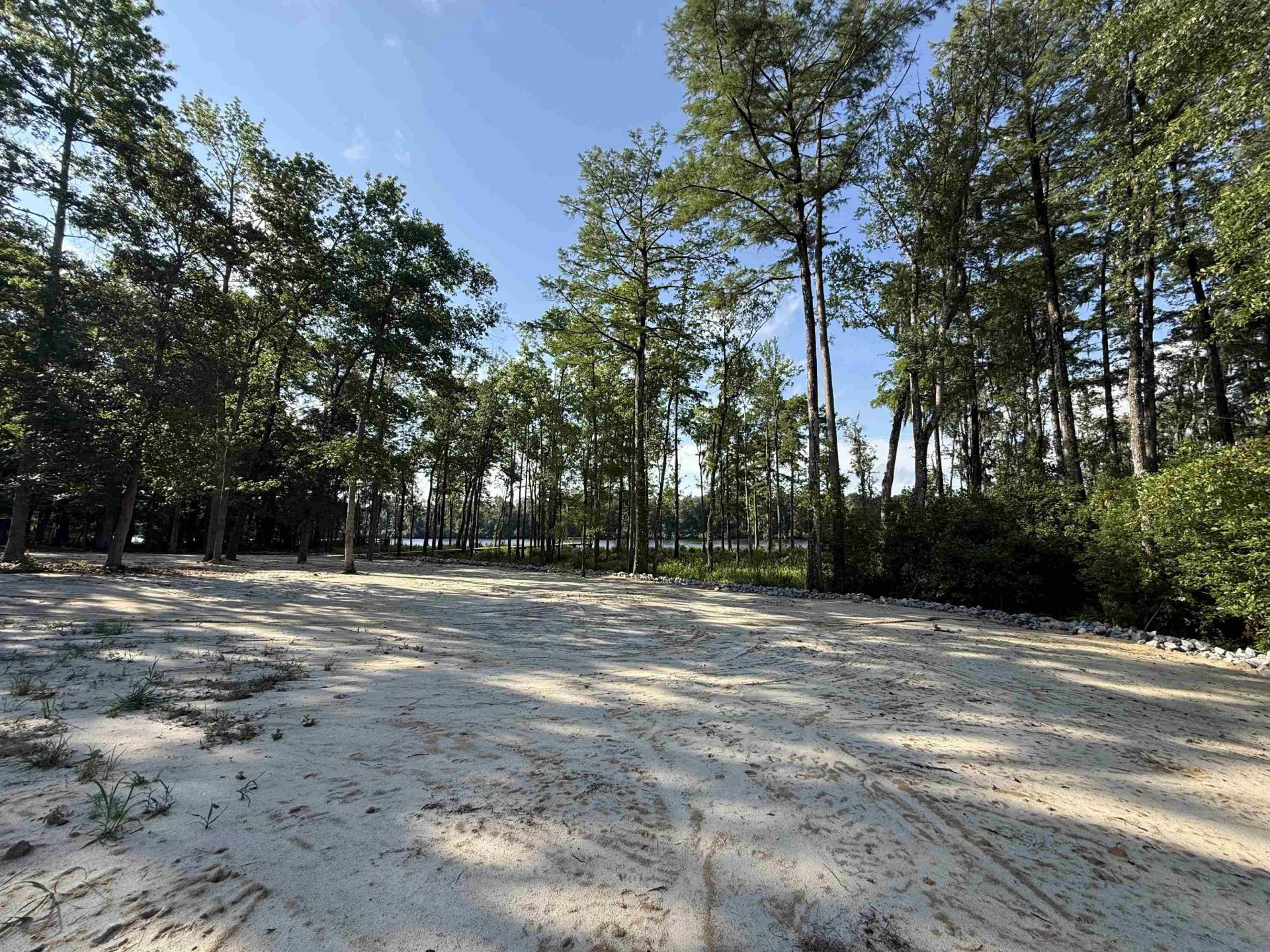 598 Comanche Dr.  Photo 8