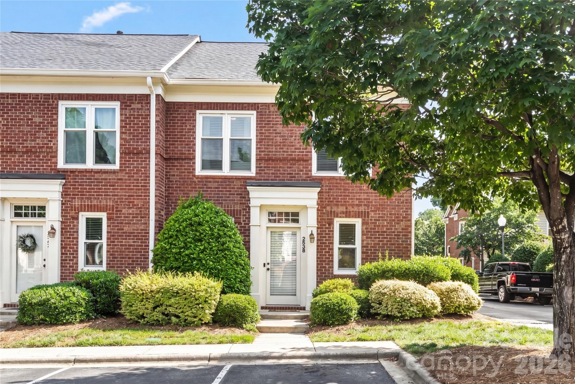 2538 Dilworth Heights Lane , Charlotte, NC 28209 Main Photo