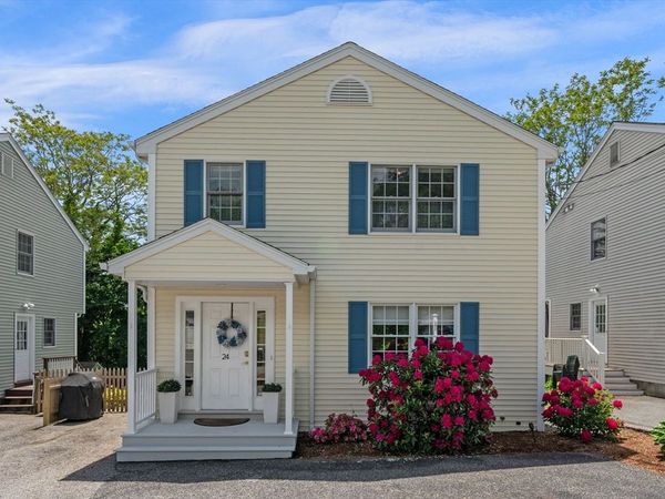 24 Blossom St, Waltham, MA 02451
