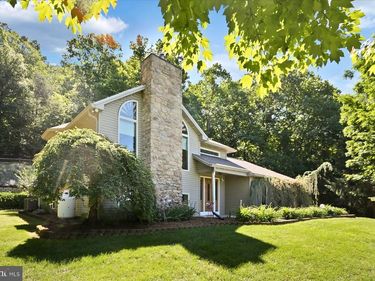 325 MOUNTAIN VIEW ROAD , SHERMANS DALE, PA 17090