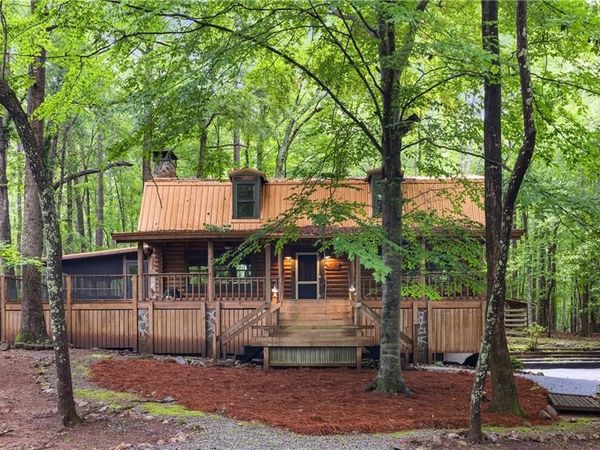 61 Lake Coweta Trail , Newnan, GA 30263