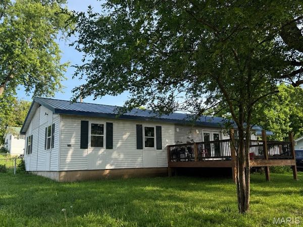 101 Thompson Street , Iberia, MO 65486