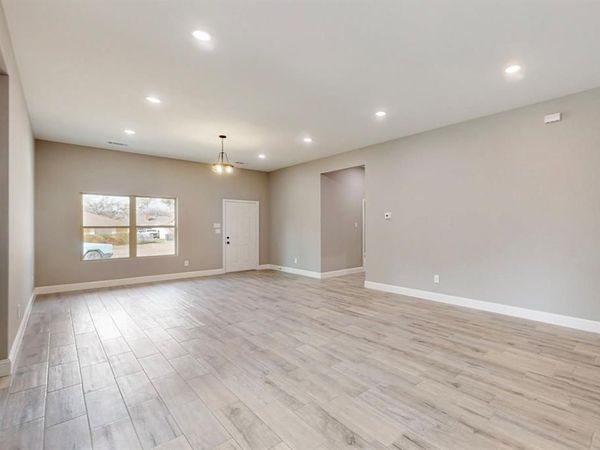 706 Poinsettia Drive , Lancaster, TX 75146