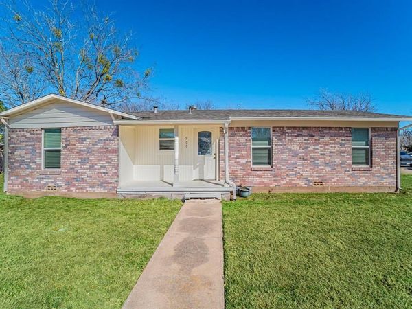 900 Elizabeth Boulevard , Granbury, TX 76048